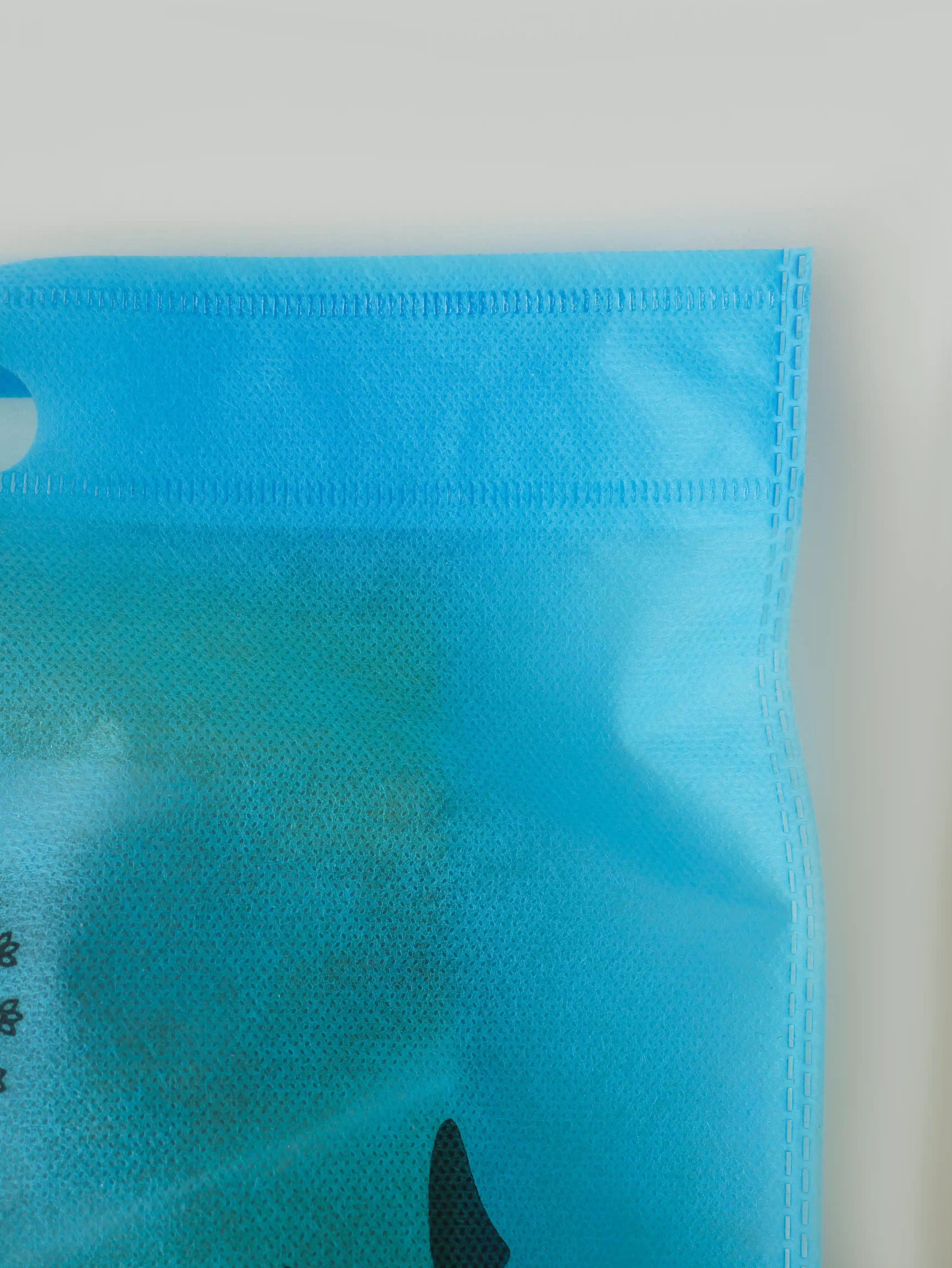 D-Cut Nonwoven Bags