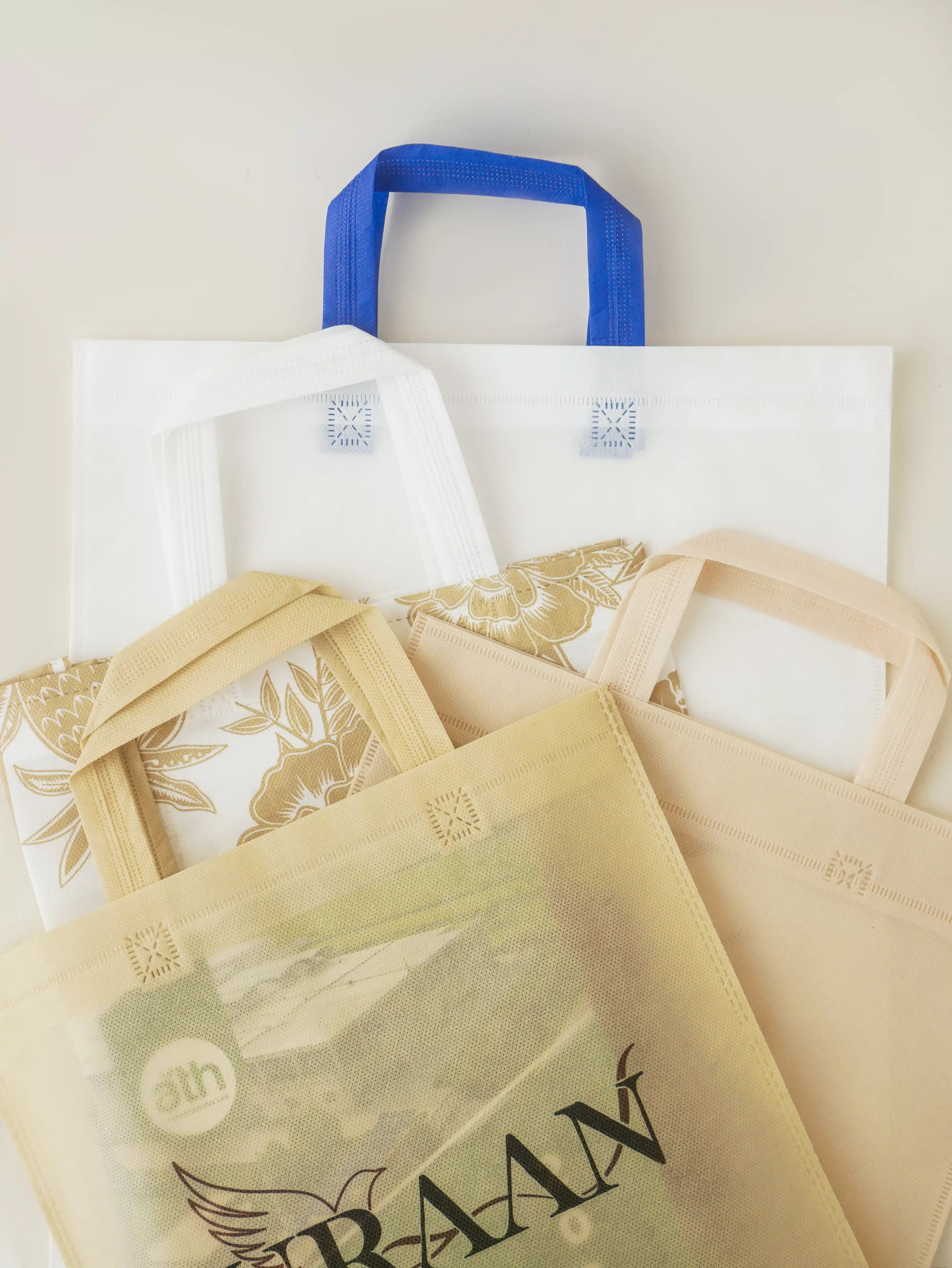 Nonwoven Handle Bags
